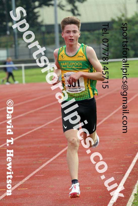 Mens and Boys 3000 metres, 2021 North Eastern Track and Field Champs., Middesbrough. Photo: David T. Hewitson/Sports for All Pics